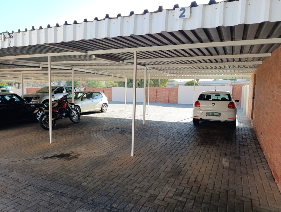 3 Bedroom Property for Sale in Langenhovenpark Free State
